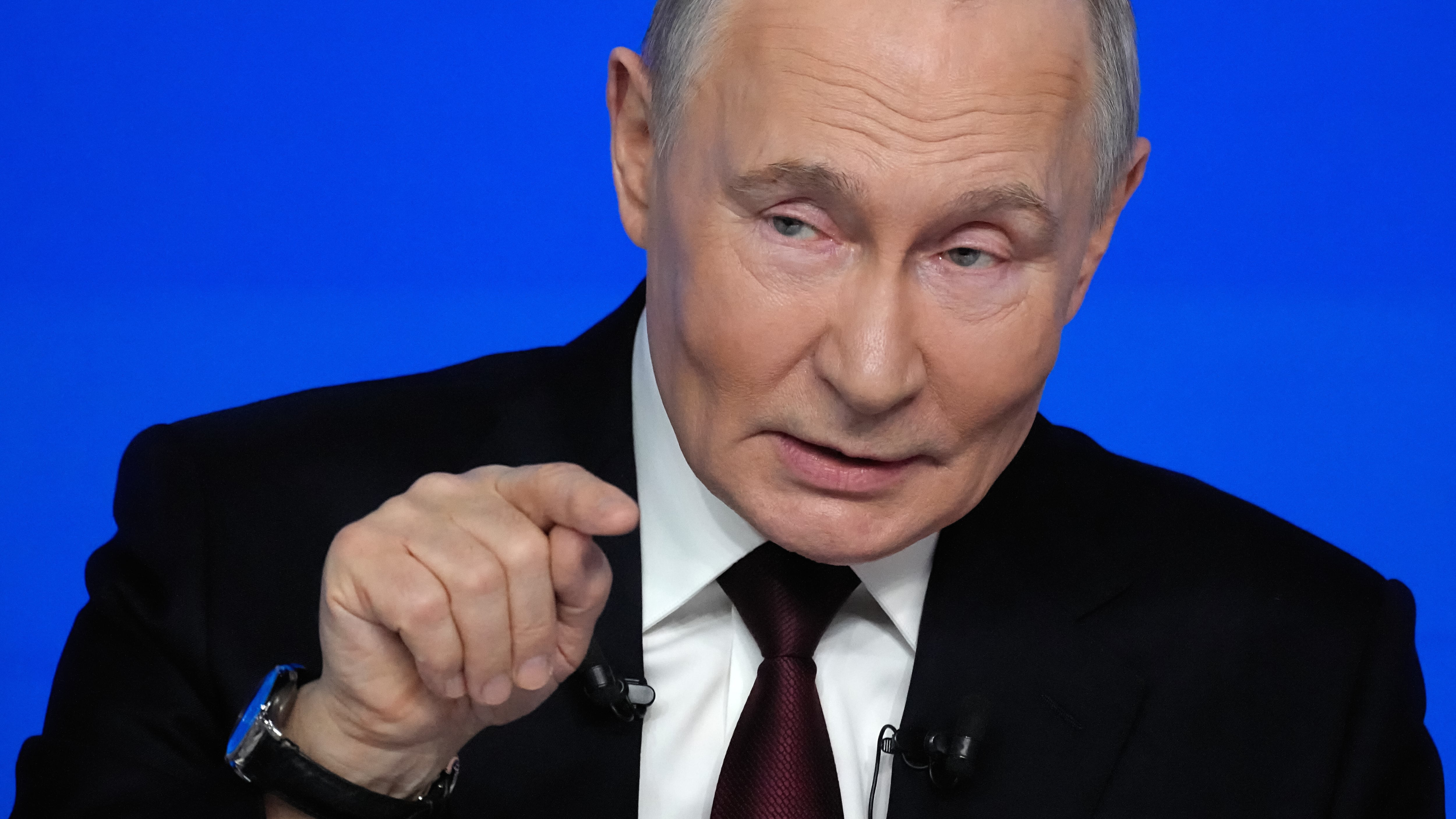 Putin condena como “cínica violación” el asesinato de Jameneí