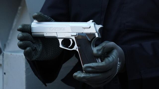 Sujetos armados robaron camioneta a adultos mayores.