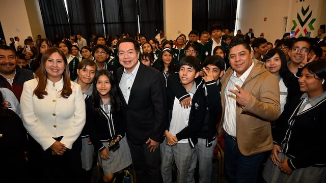 San Luis Potosí analiza el uso de dispositivos digitales en las aulas.