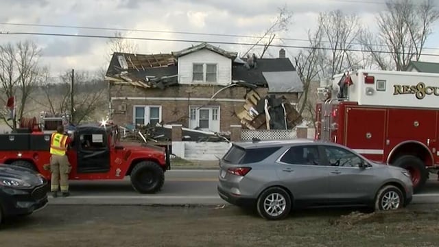 Tormentas eléctricas y tornados en Indiana y Ohio dejan varios muertos