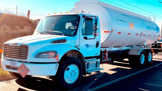 Decomisan pipa con huachicol en Baja California.