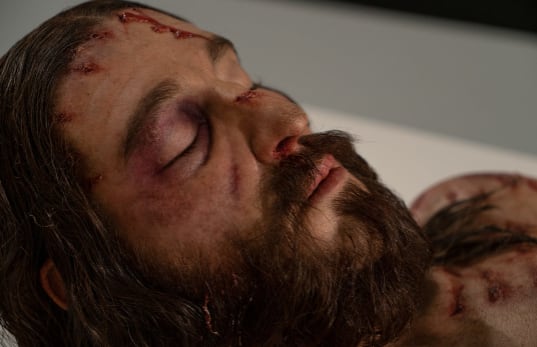 Cuerpo hiperrealista de Cristo