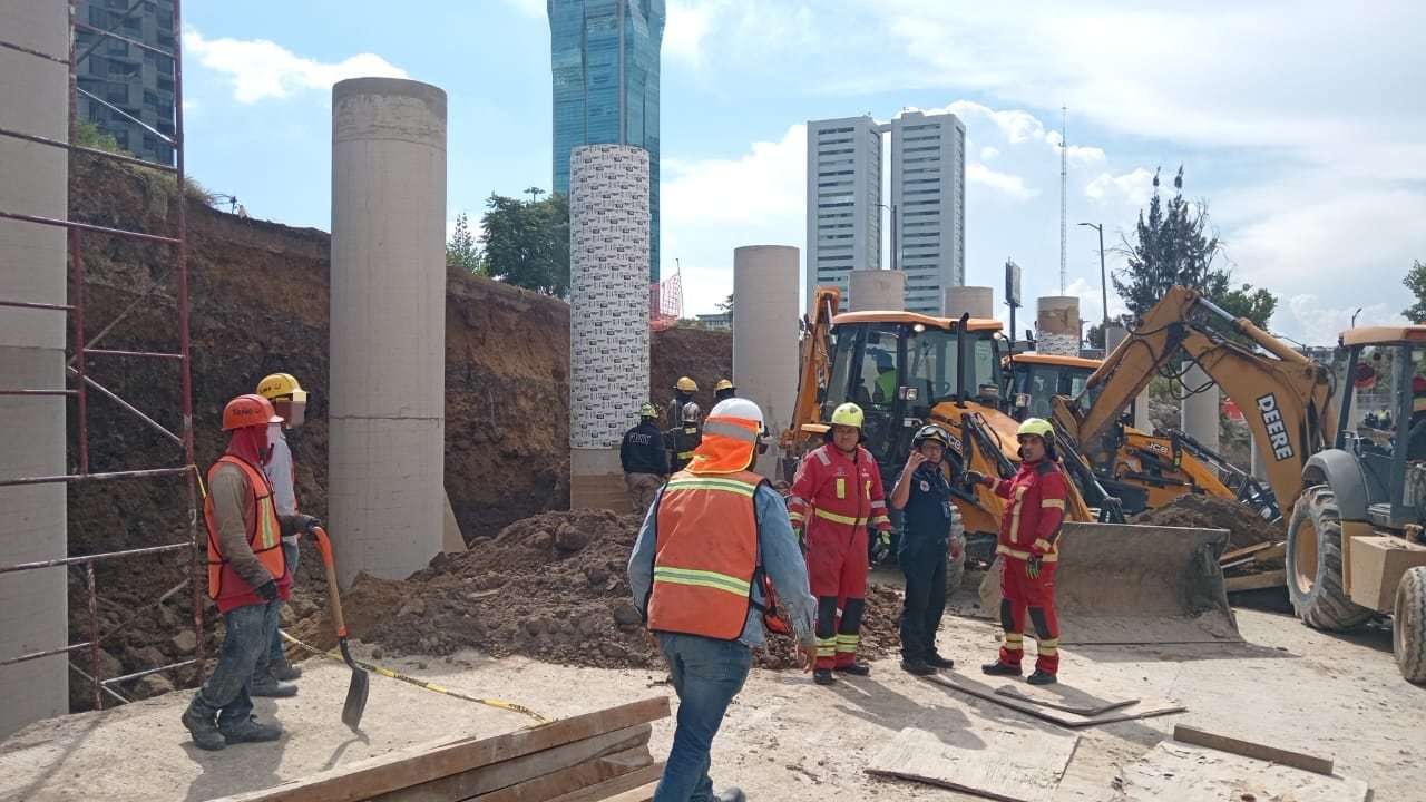 Dos trabajadores murieron en las obras públicas en Vía Atlixcáyotl, Puebla