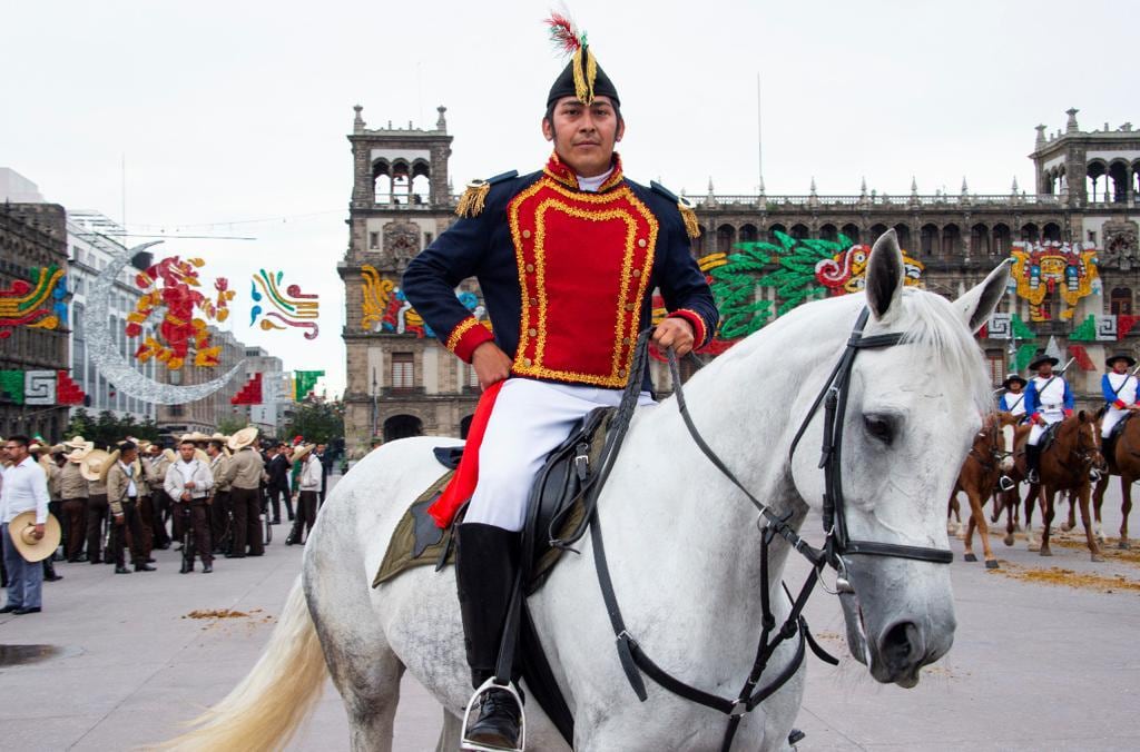 Representación histórica de los 200 años de la Consumación de la Independencia