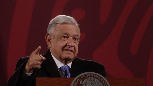 AMLO anuncia aumento del 20% en salario mínimo