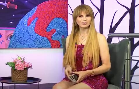 Mhoni Vidente da consejos de amor