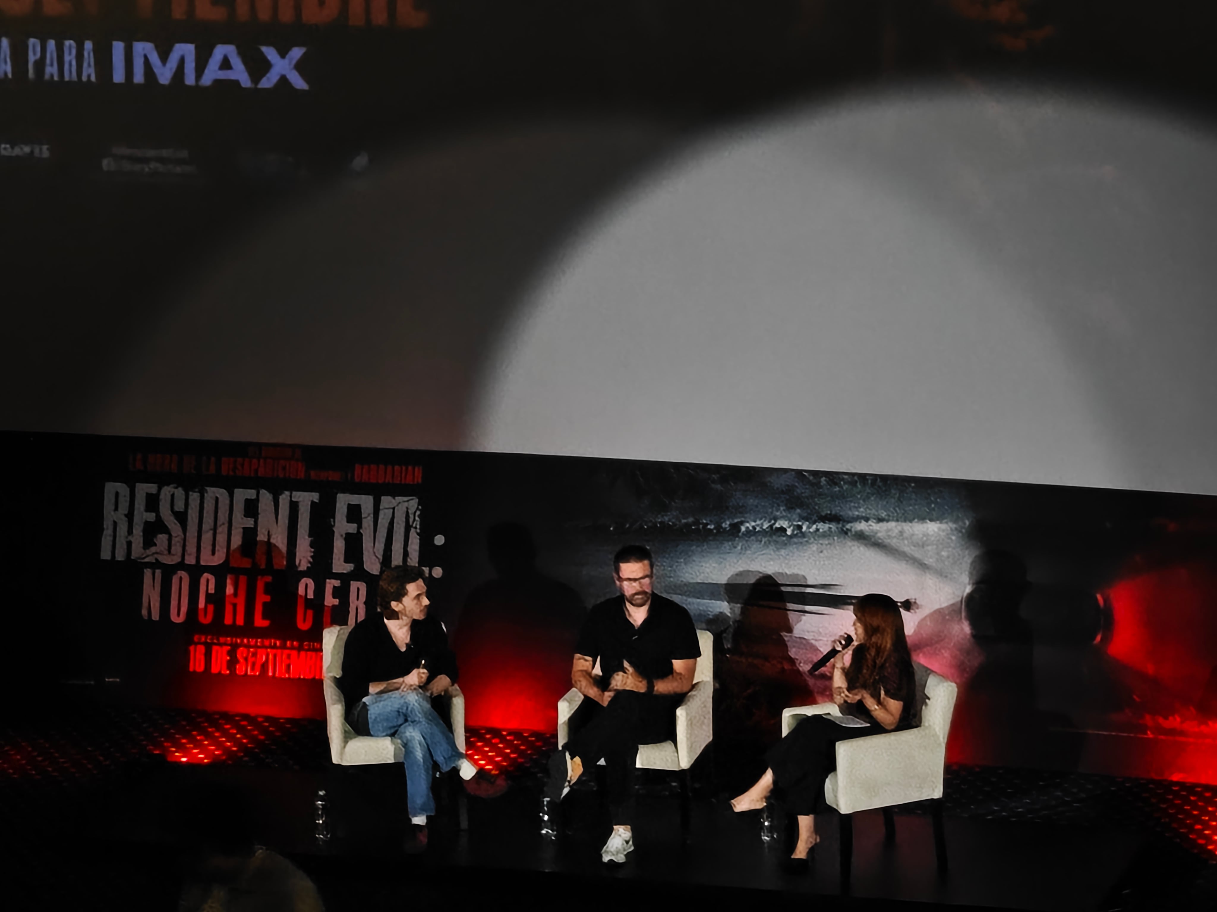 Zach Cregger y Austin Abrams presentan Resident Evil: Noche Cero