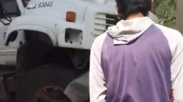 Camión del IMSS en choque