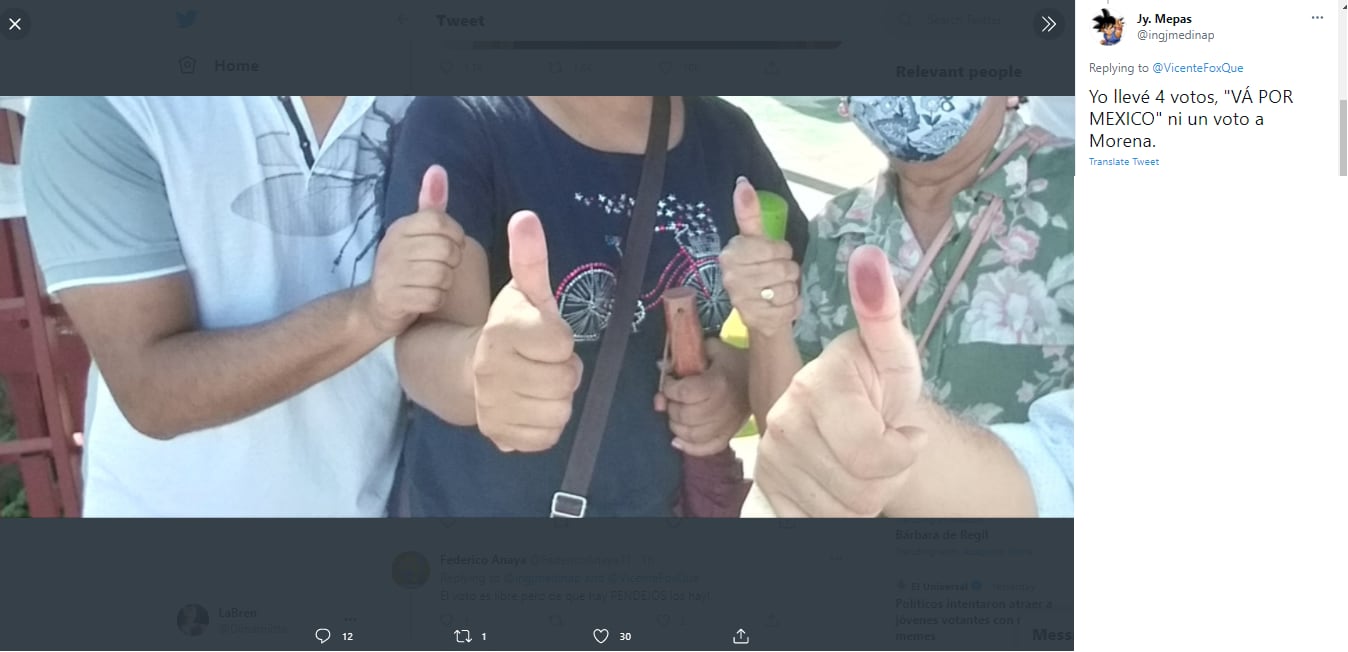 Usuarios votan en las elecciones 2021.