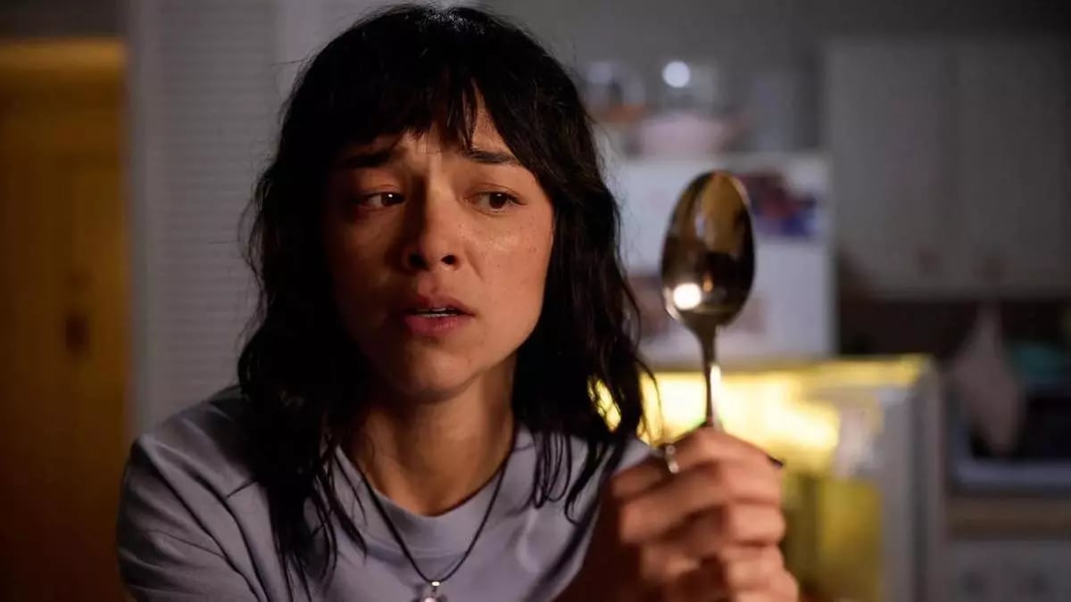 Reseña de Insaciable (2026): el body horror que convierte los trastornos alimenticios en un monstruo imposible de ignorar