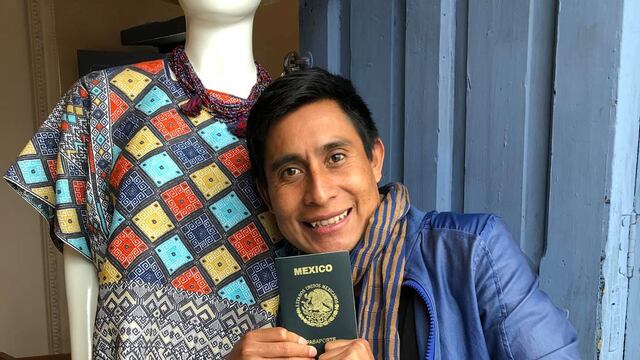 Alberto López, tejedor tsotsil