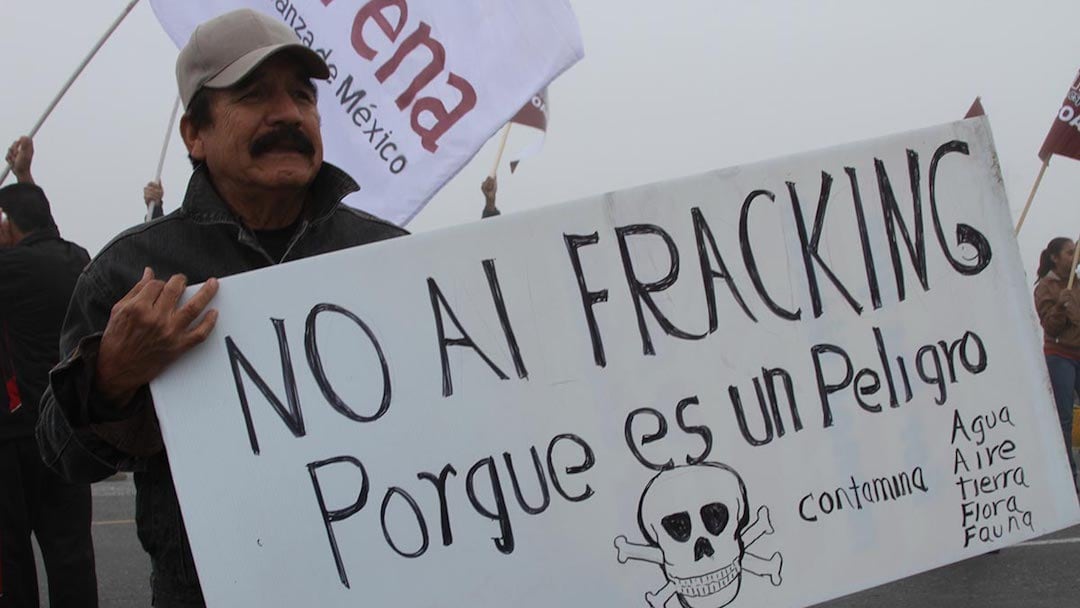 Activistas protestan contra el fracking en Coahuila.