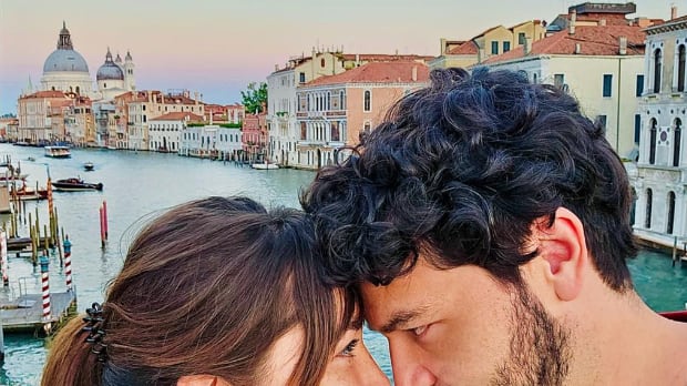 ¿Quién es el novio de Daniela Luján? La actriz presumió que Mario Alberto Monroy ya le dio anillo de compromiso