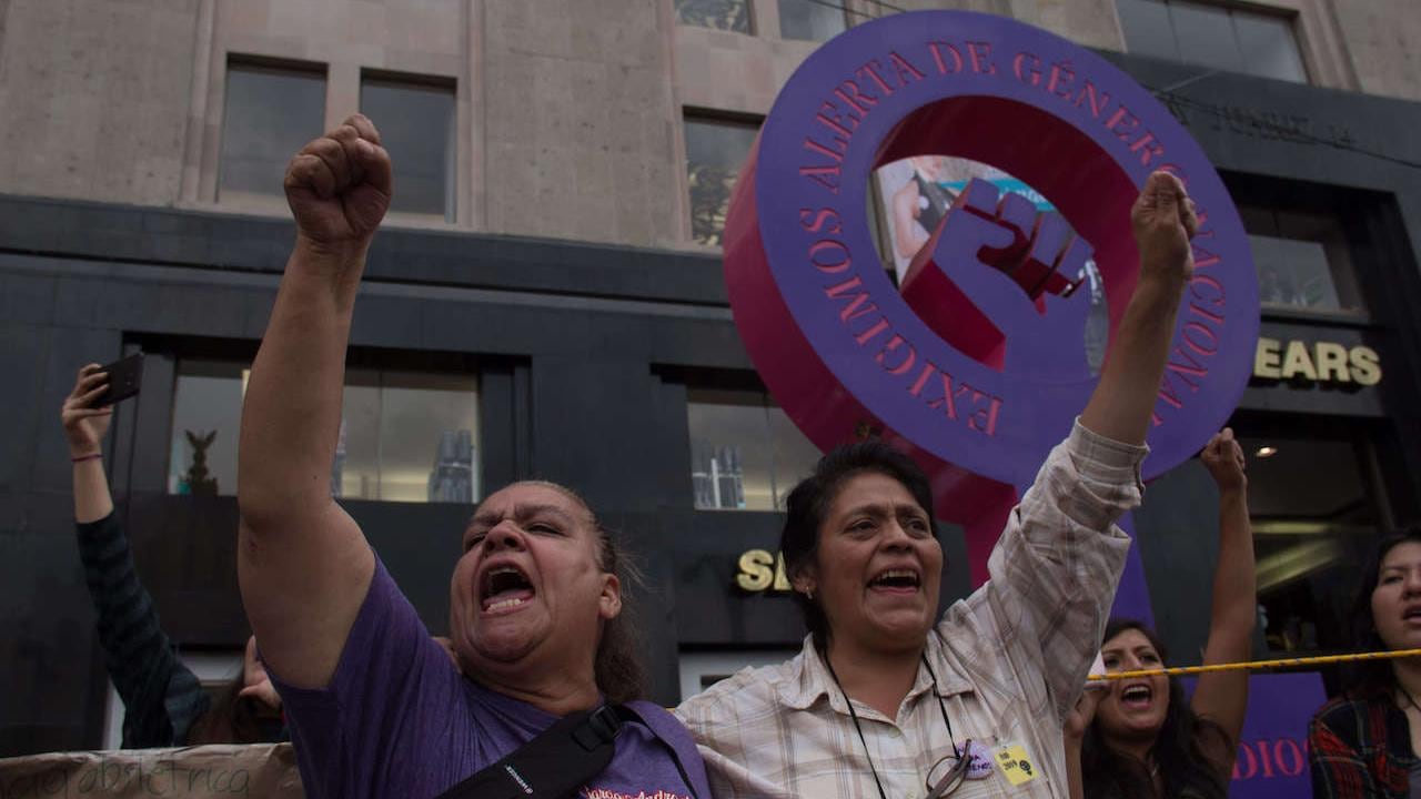 Protesta contra la violación por policías de Azcapotzalco