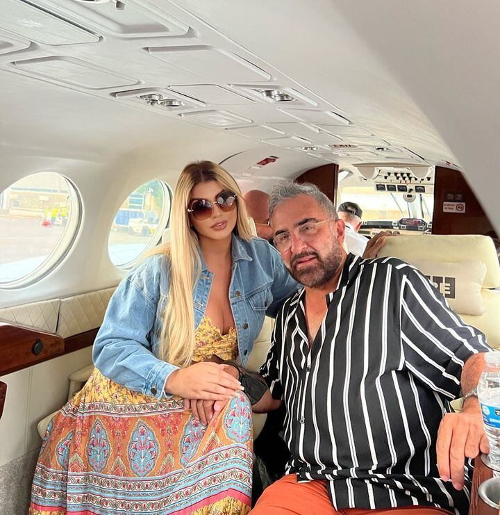 Mariana González y Vicente Fernández Jr.