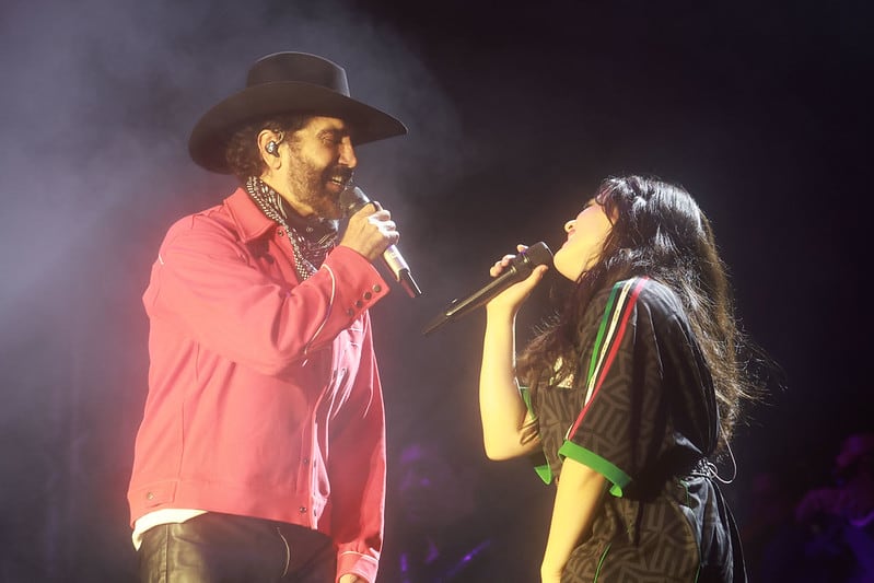 El Potrillo da la serenata más grande del mundo ante 270 mil personas en Guadalajara.