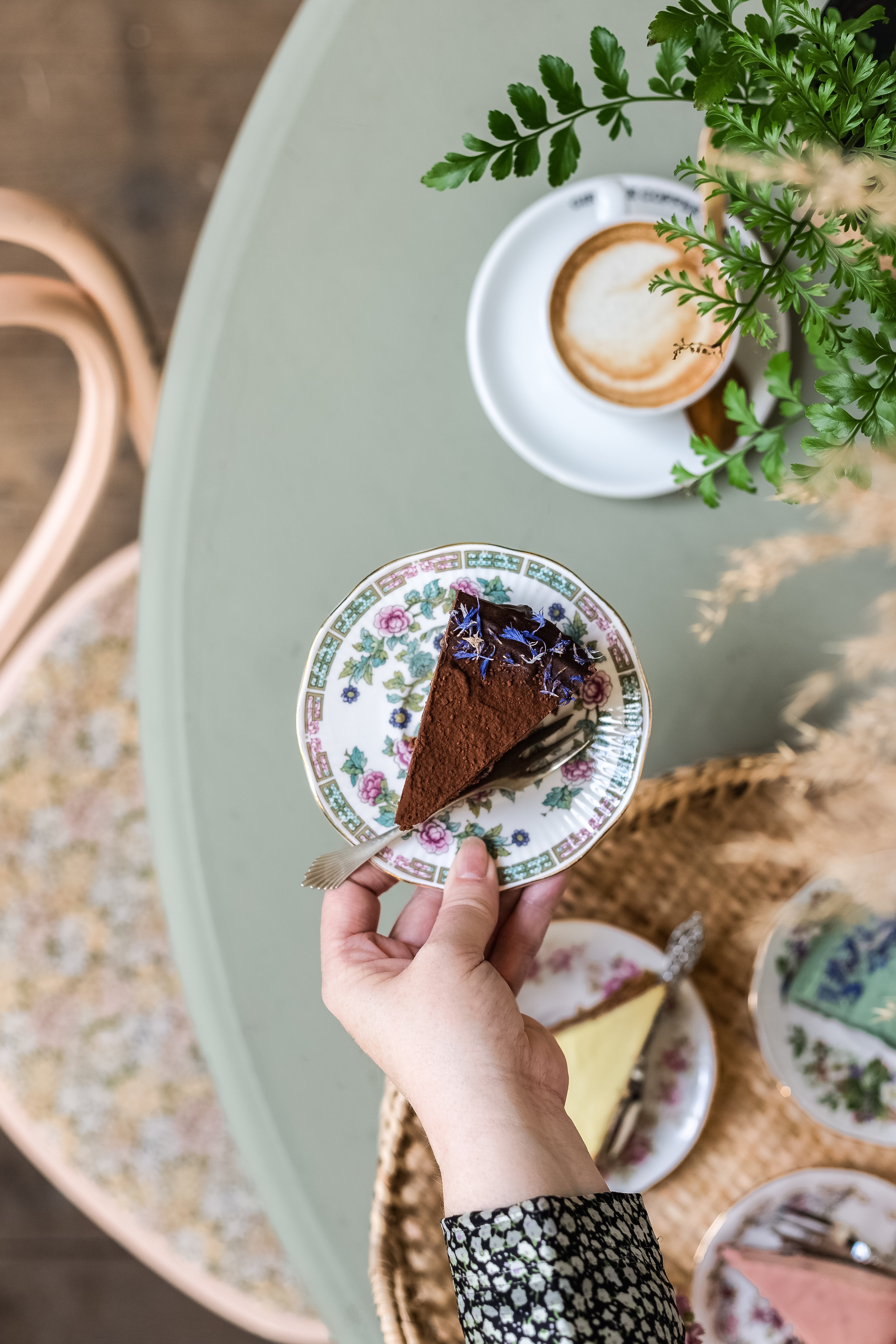 Esto significa soñar con comer pastel dulce