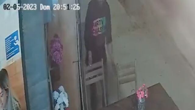 Video capta a ladrón de sillas en la Condesa.