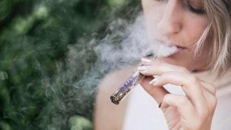 marihuana en pareja