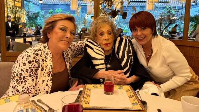 Silvia Pinal con sus hijas Sylvia Pasquel y Alejandra Guzmán