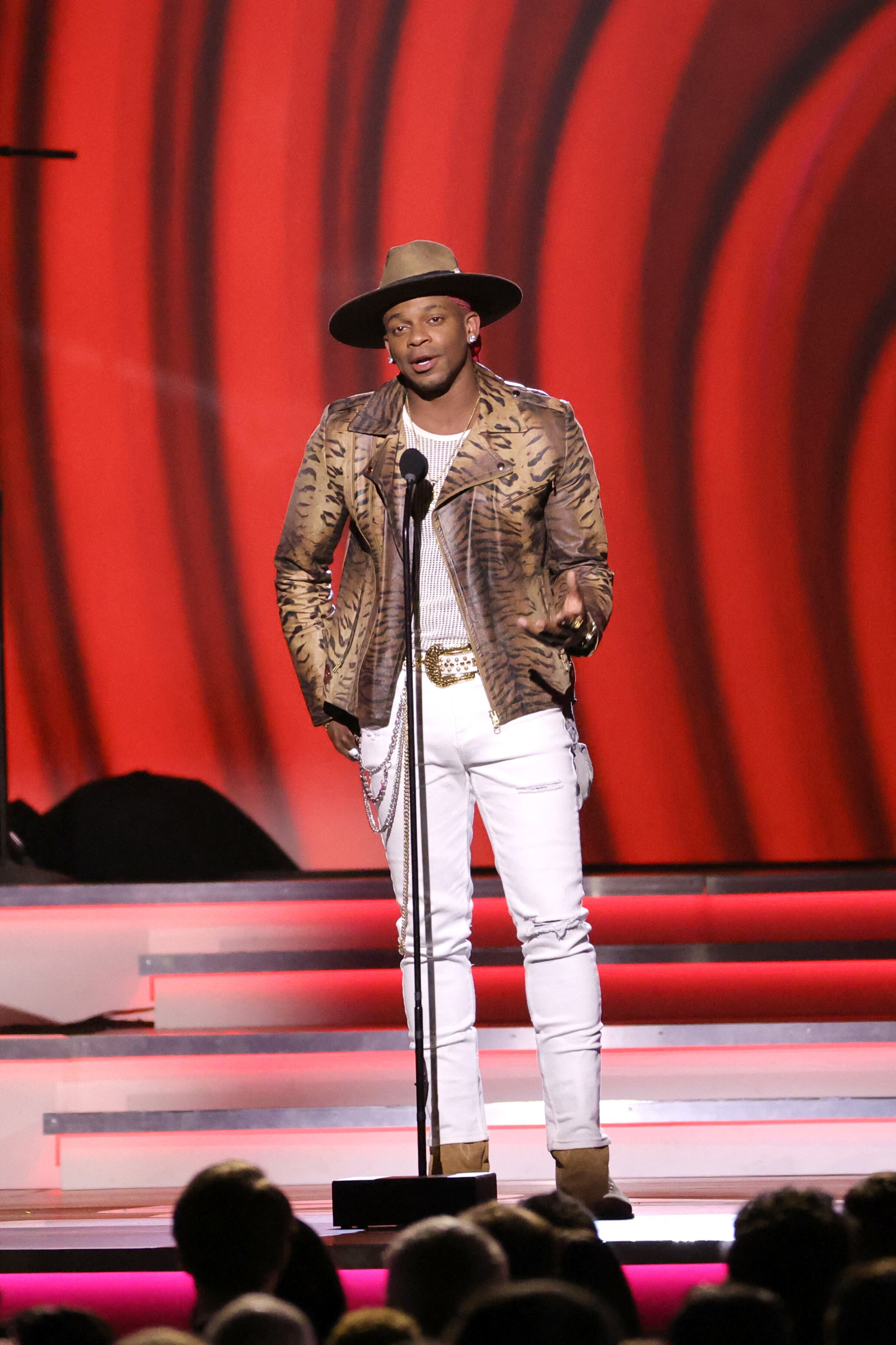 Jimmie Allen en los Grammy 2022