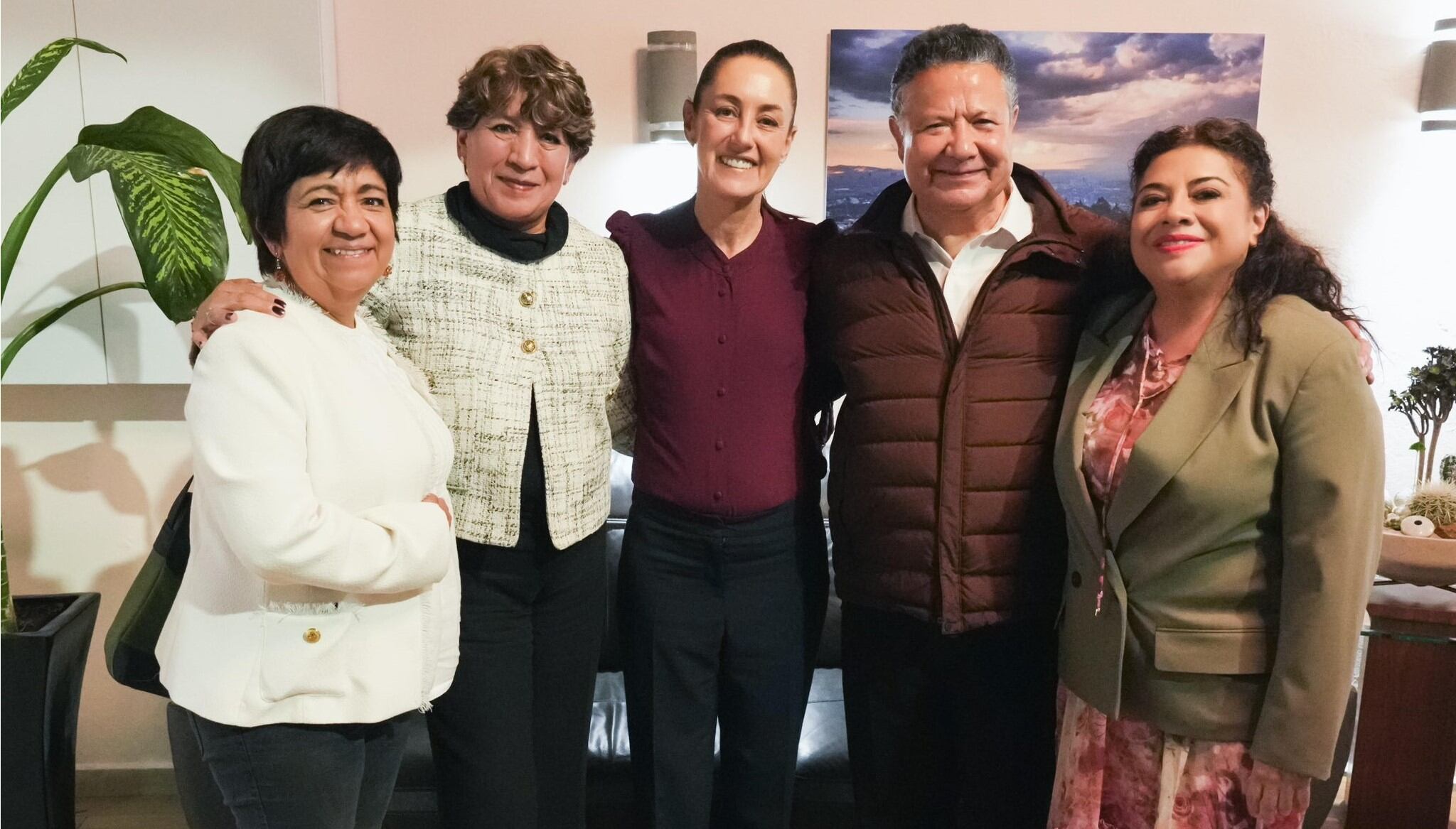 Claudia Sheinbaum se reunió con Clara Brugada y otros gobernadores