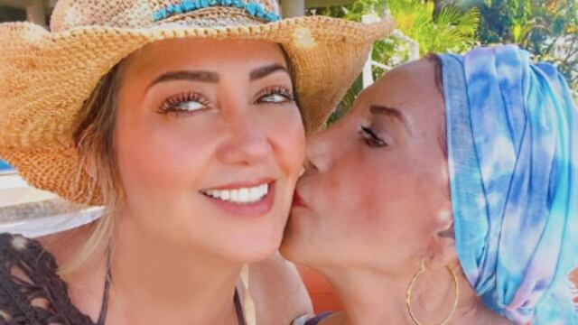 Andrea Legarreta junto a su mamá