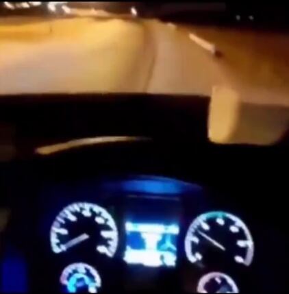 Autobús vacío donde chofer escuchó insólita voz pidiéndole bajarse