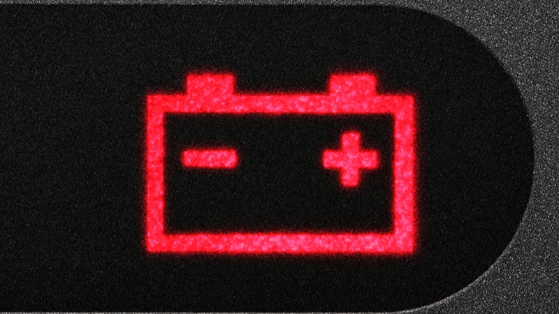 Luz de alerta de la batería del auto