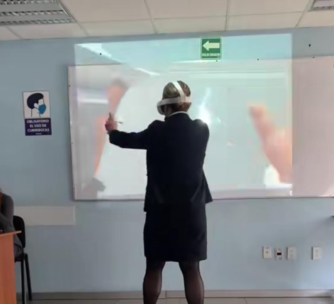 Asistente de vuelo comparte su increíble clase
