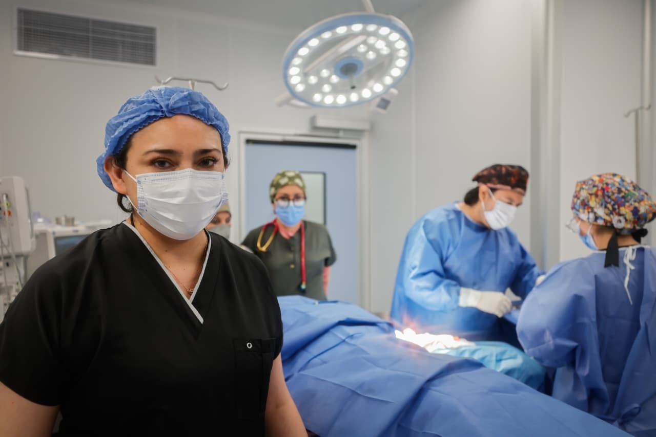 El HRAE del ISSSTE en Acapulco estrena 30 máquinas de hemodiálisis y sala de hemodinamia.