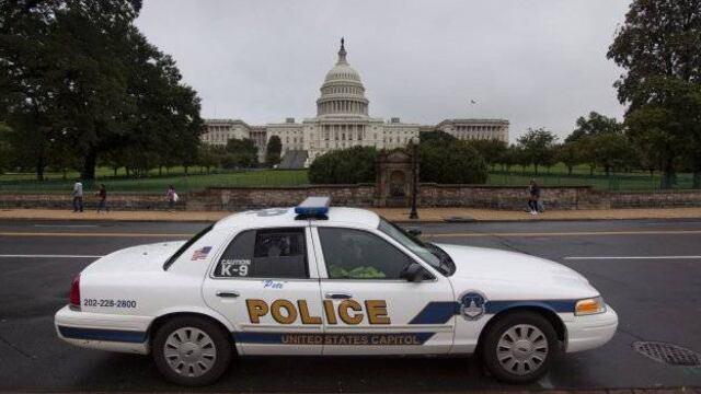 Evacúan Capitolio y cierran Casa Blanca por disparos