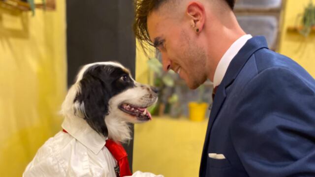 Gabriel Cárdenas con su perrito