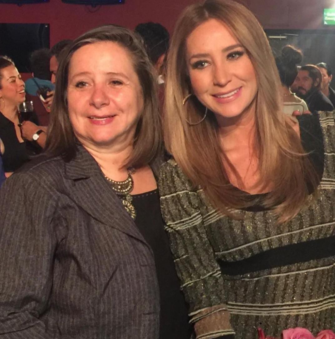 Geraldine Bazán y su madre, la señora Rosalba Ortiz