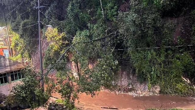 Se desgaja cerro en Jilotzingo