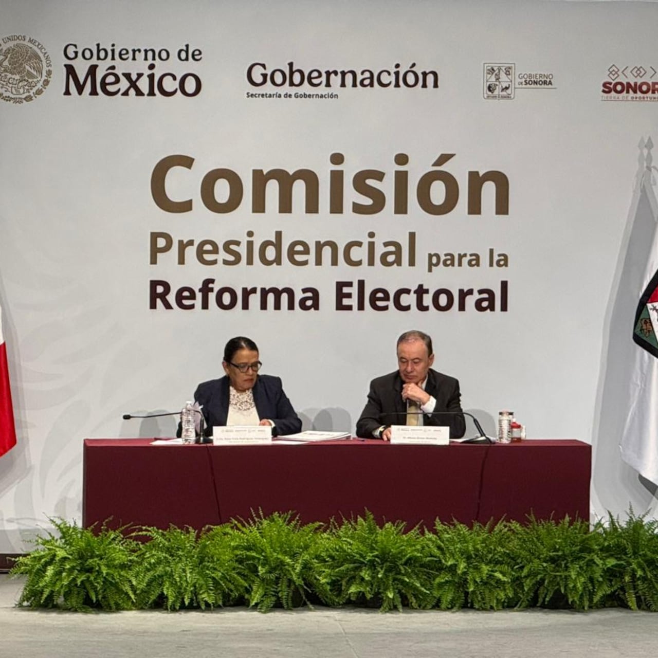 Simularán democracia