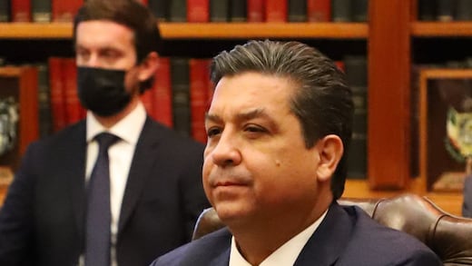 Denuncian a García Cabeza de Vaca por presunto desfalco en sector salud de Tamaulipas