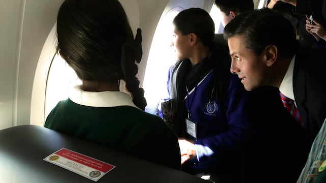 Enrique Peña Nieto en avión presidencial
