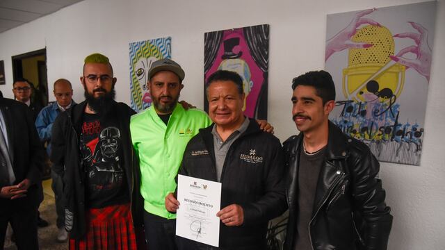 Julio Menchaca y artistas