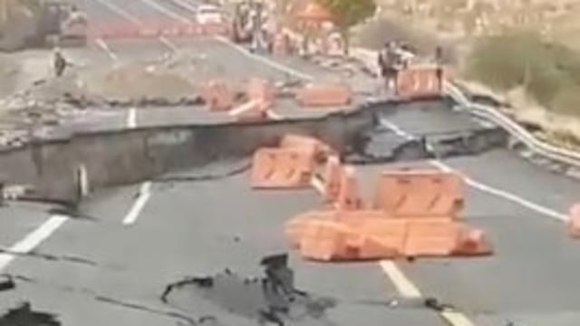 Autopista Siglo XXI en Michoacán