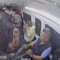 “¡Cabezas agachadas!”: Captan otro asalto a pasajeros de combi en Naucalpan