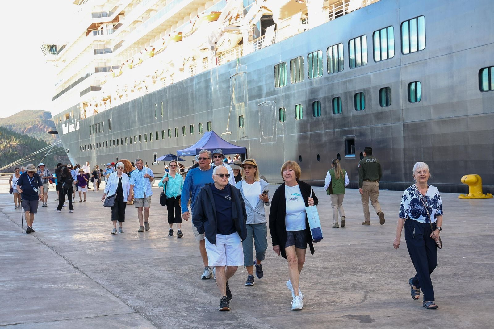 Alfonso Durazo impulsa turismo marítimo con crucero en Guaymas.