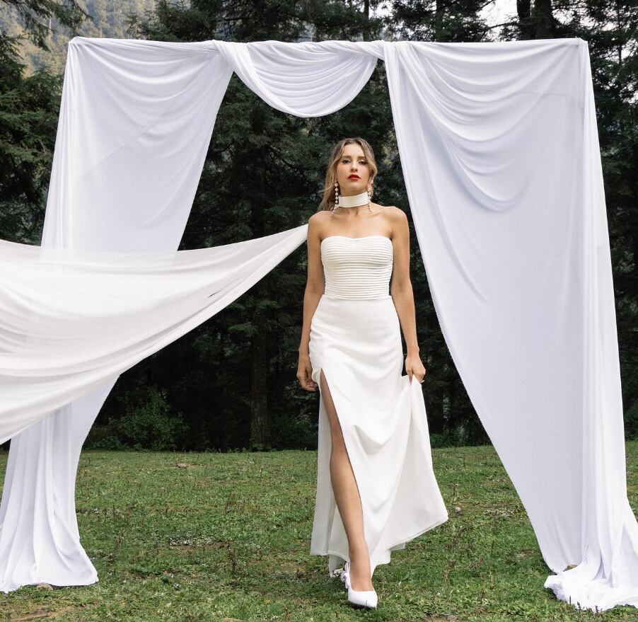 Los detalles de los vestidos de novia de Paulina Goto