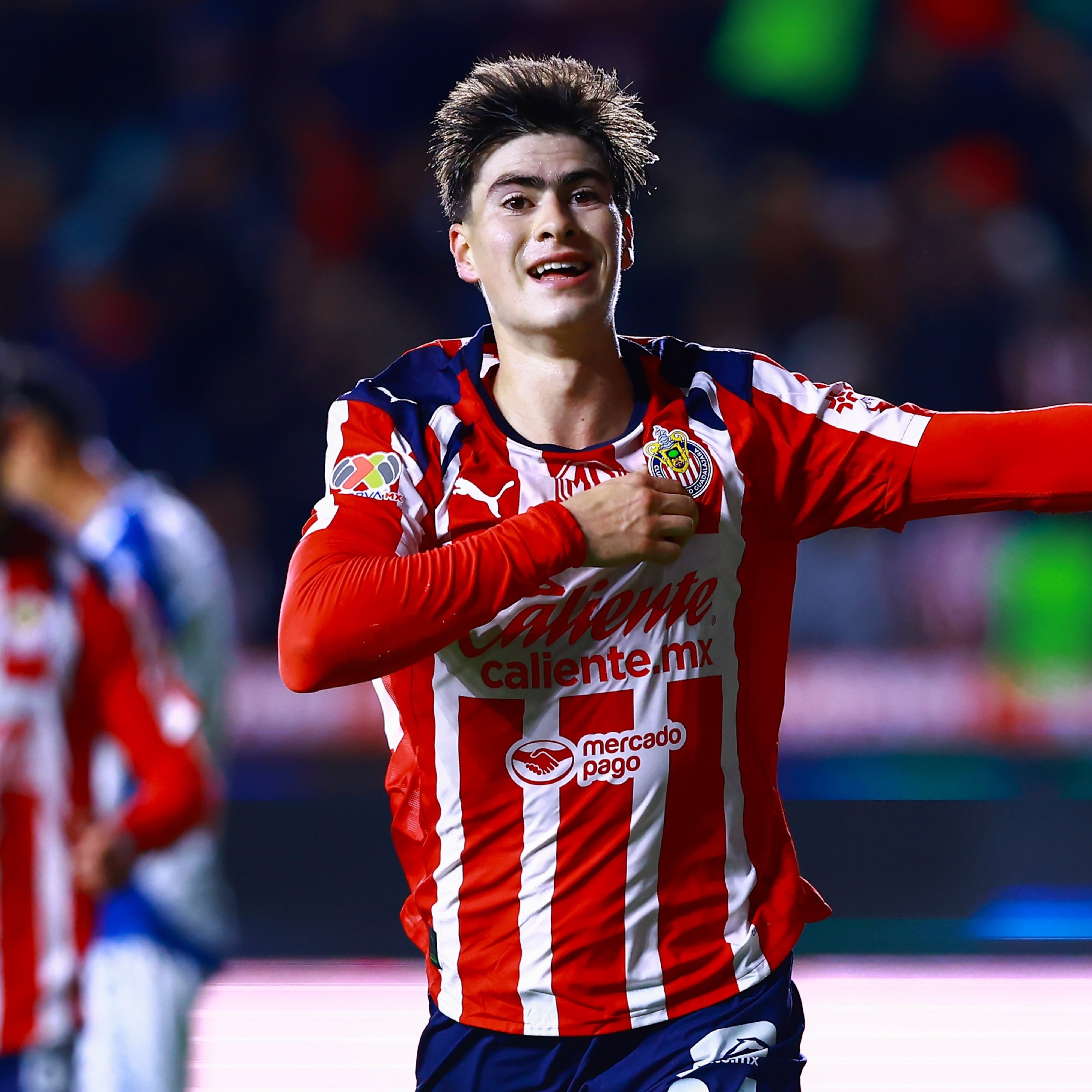 Armando González se acerca a Europa: Olympiacos presenta oferta a Chivas