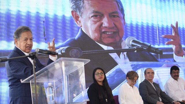 Higinio Martínez asiste a primer informe de Nazario Gutiérrez: “cambio por sí solo no significa felicidad, se requiere mucho más”