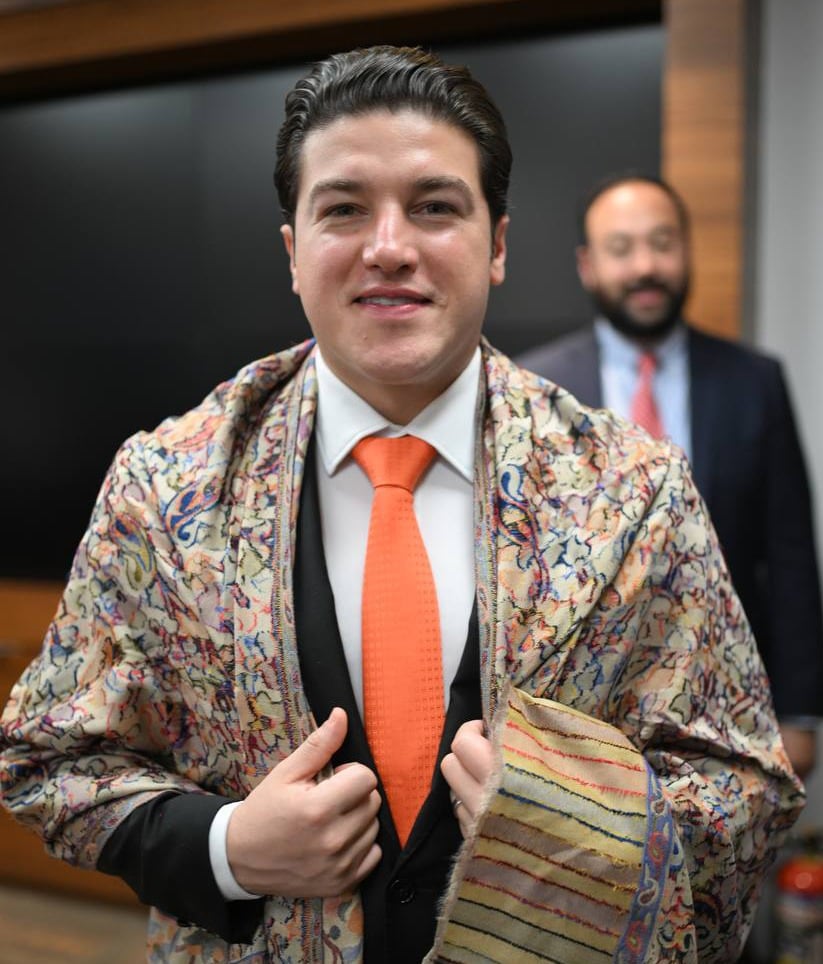 Samuel García termina gira por la India