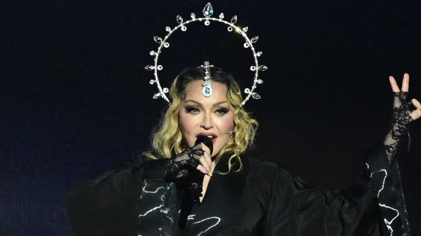 Letra completa en español de Like a Prayer de Madonna, es adaptada a canción religiosa aunque su significado es muy diferente