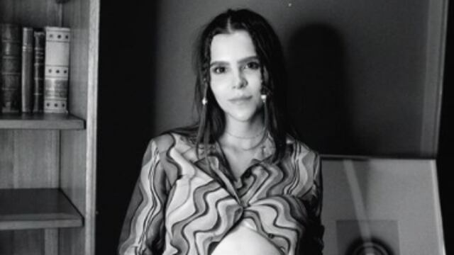 Yuya enseñando a Mar en su vientre.