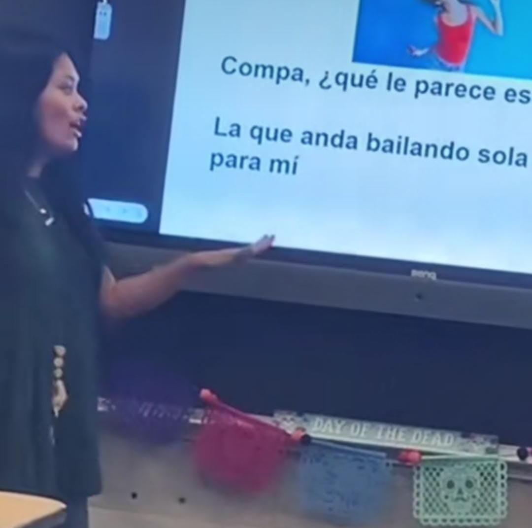 Peso Pluma es usado por maestra para dar clases de español