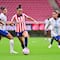 Chivas vuelve a tropezar en casa y cae 2-3 ante Rayadas